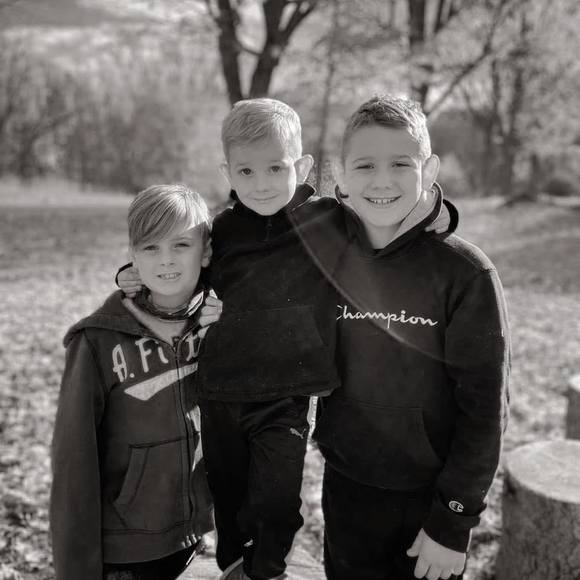 Meet your Posher, Jennifer - Picture 1 of 1